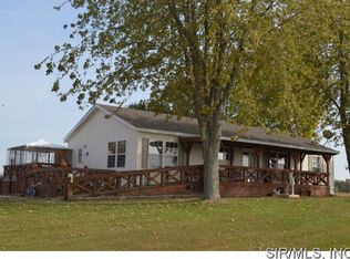 1192 Elevator Rd, Sorento, IL 62086