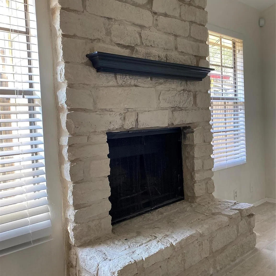 3 bed, 2.0 bath, 1892 sqft, $1,750 — Photo 3