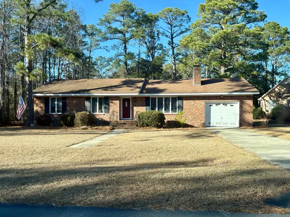 807 Clipper Ct, New Bern, NC 28560