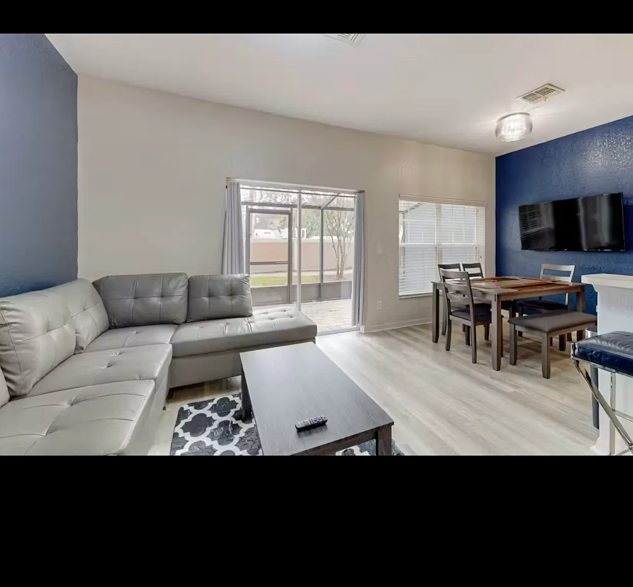 2466 Caravelle Cir — Photo 2
