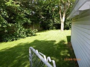 5 Meadow Ct, Champaign, IL 61821