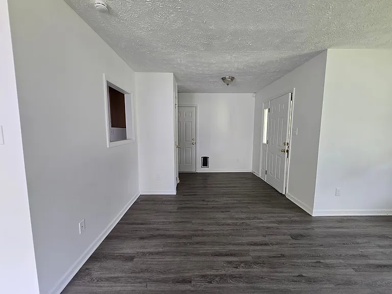 1521 Kara Ct — Photo 8