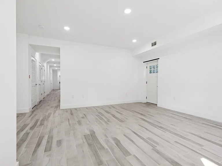 131 Zabriskie St #1 — Photo 21