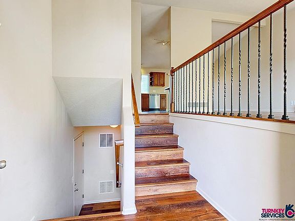3rd image of 1913 Southview Dr