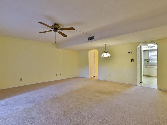 4th image of 2250 S Palmetto Ave APT I16