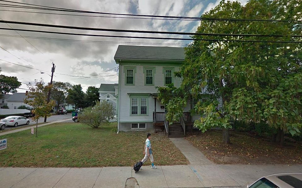2nd image of 194 Winthrop St
