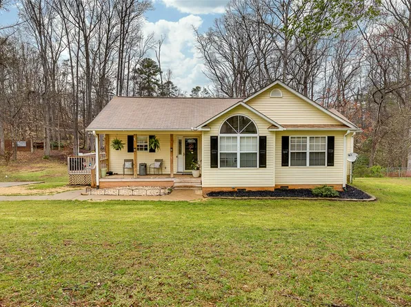 208 Midland Dr, Easley, SC 29640