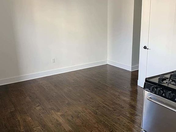 2nd image of 2538 43rd St APT B2