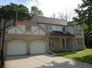 61 Pinyon Pine Ct S, Buffalo Grove, IL 60089