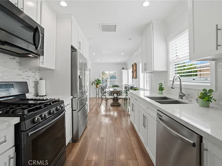 6139 Jamieson Ave — Photo 13