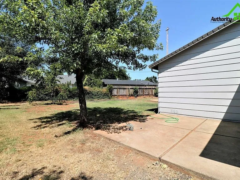 3994 Mercury Dr — Photo 17