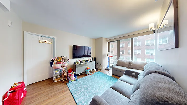 Rented by Bond New York | media 21