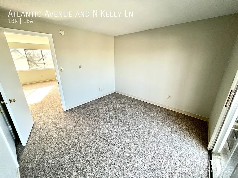 Atlantic Ave — Photo 22