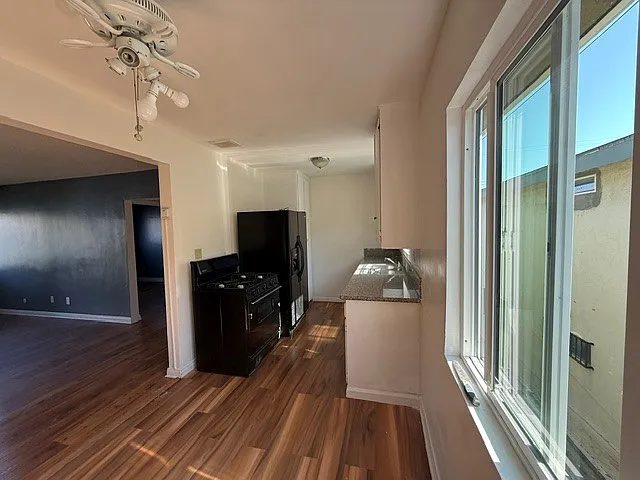 1382 Exposition Blvd #4 — Photo 1