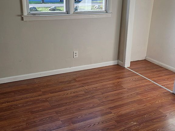 4th image of 130 Old Liverpool Rd #2