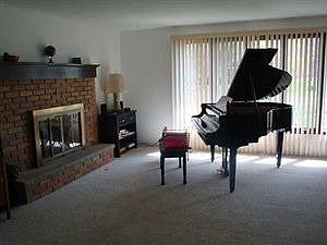 5th image of 32 Old Orchard Ln