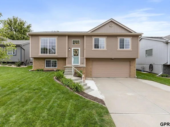 17128 Barnett St, Omaha, NE 68116