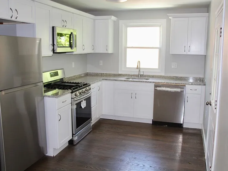 17 Middleton St — Photo 2