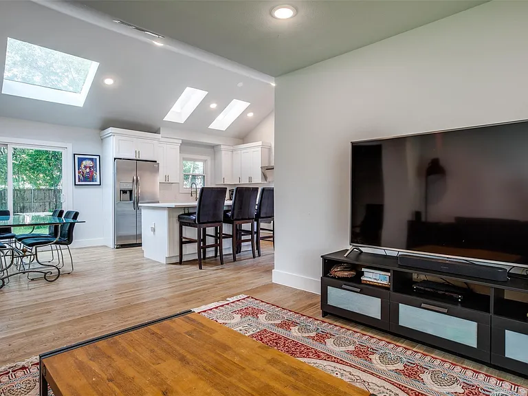 6136 Saint Moritz Ave — Photo 5