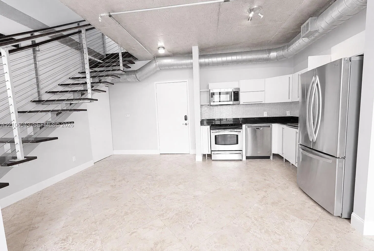 Neo Vertika Condo — Photo 3