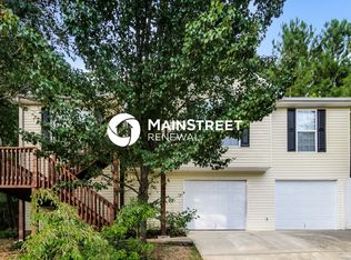 6820 Summit View Dr, Flowery Branch, GA 30542