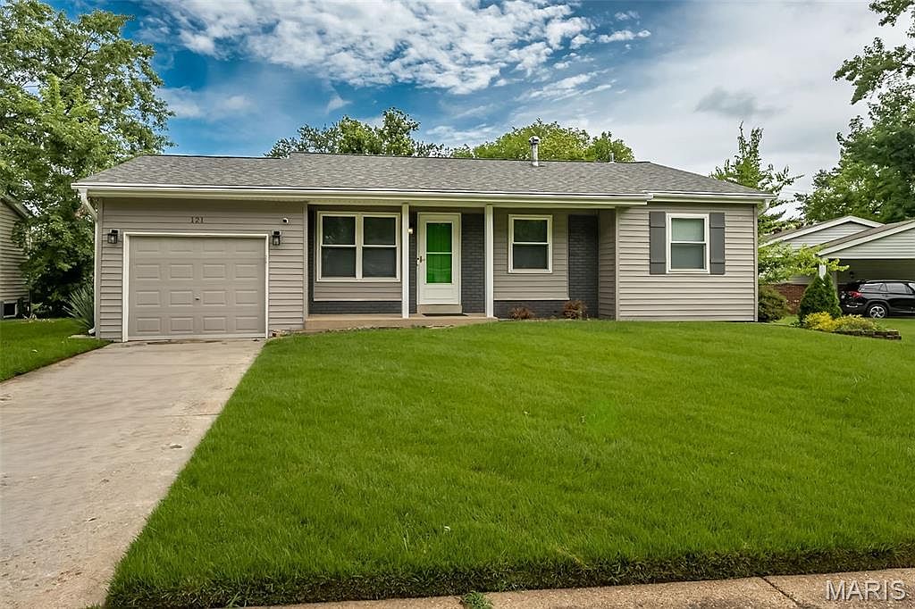 121 Foxtree Dr, Hazelwood, MO 63042 | Zillow