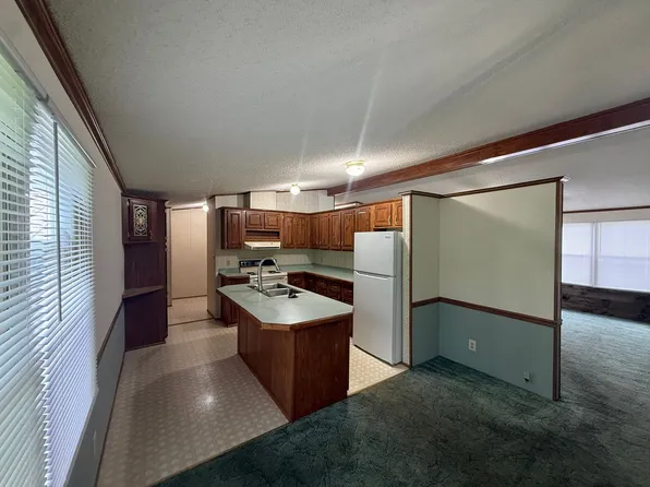 411 W 1st St, Eldon, MO 65026