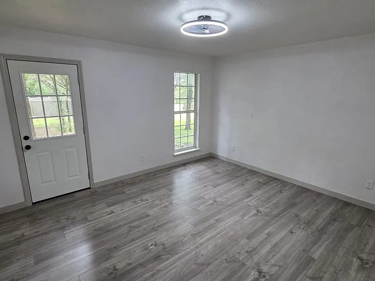 4848 FM 2484 — Photo 32