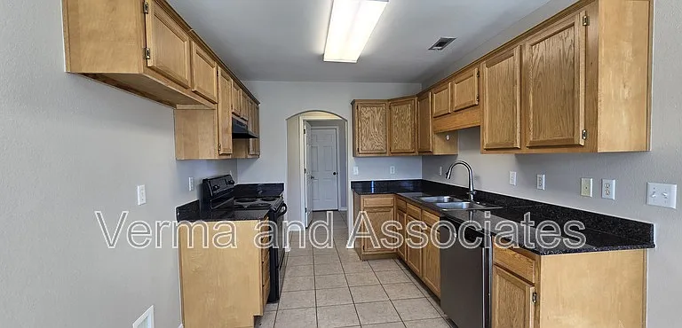 340 Beasley Dr — Photo 8