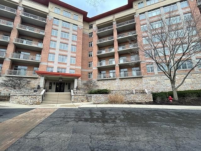 1st image of 40 Prairie Park Dr APT 412