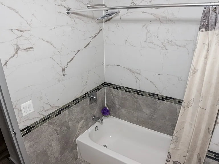 305B8 S Main St #B8 — Photo 17