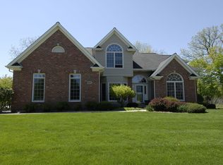 601 Chesapeake Rd, Saint Charles, IL 60175