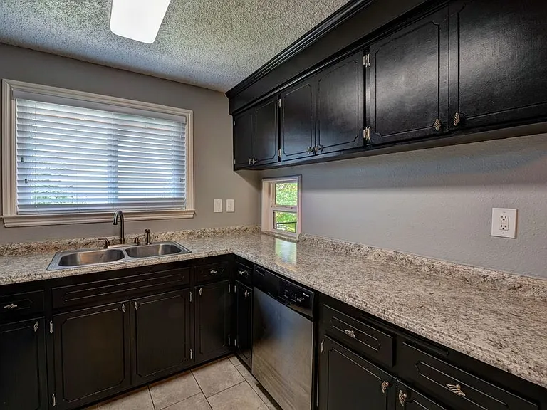 Riverview Condominiums — Photo 3