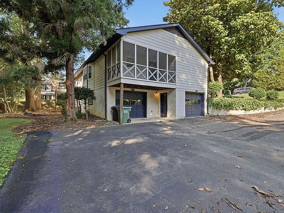 4th image of 988 Stone Crest Cir