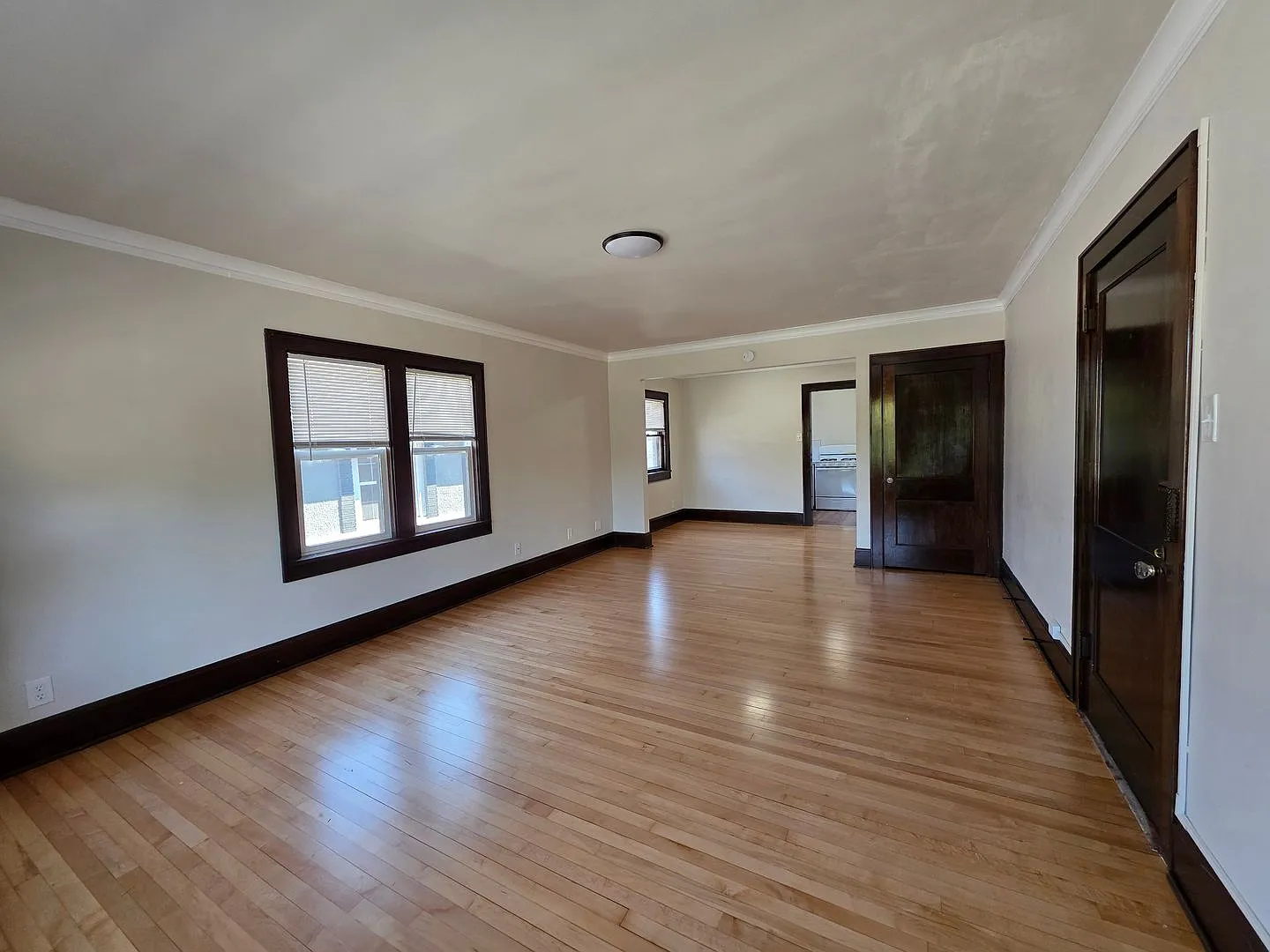Drake Apartments — Photo 4