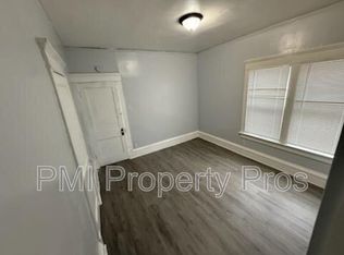 3225 N 27th St, Milwaukee, WI 53216