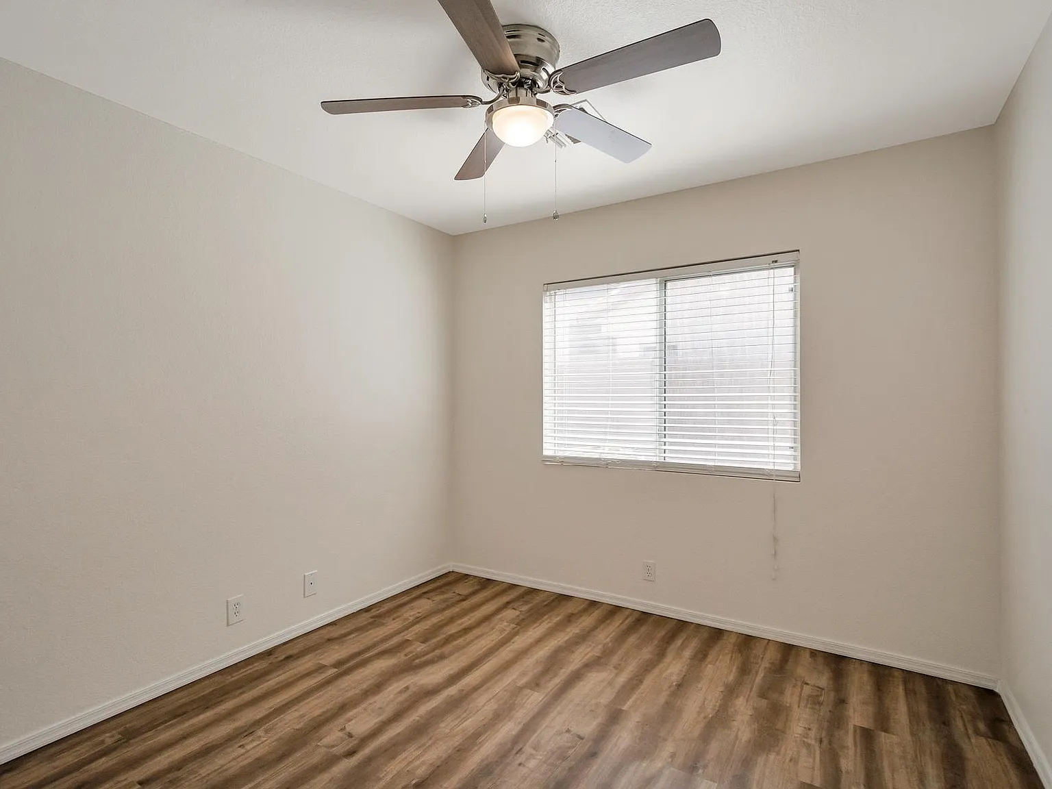 863 W Morelos St — Photo 4
