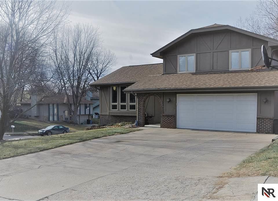 1st image of 7126 S 49th St