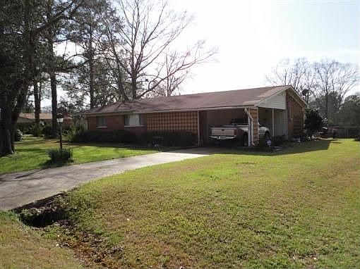 3rd image of 102 W Highland Dr