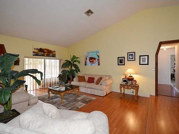 5th image of 7198 NW 49th St