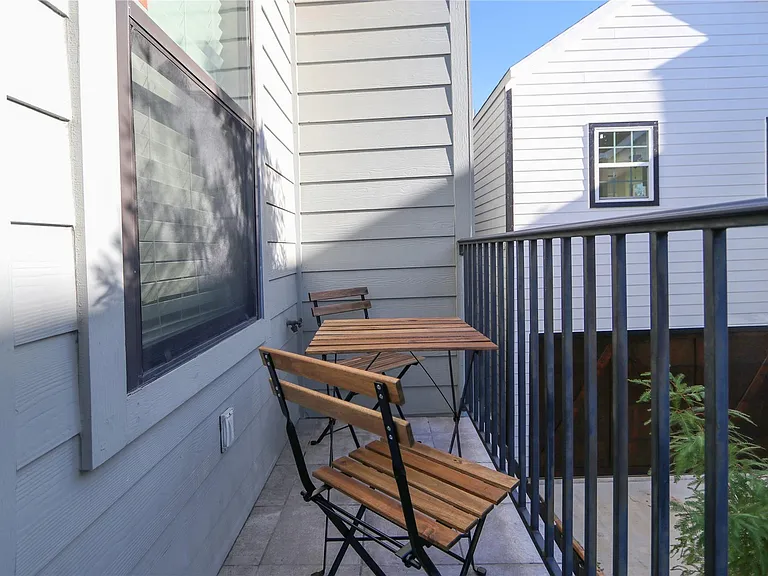 2105 Hadley St — Photo 27