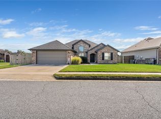 807 Sand St, Cave Springs, AR 72718