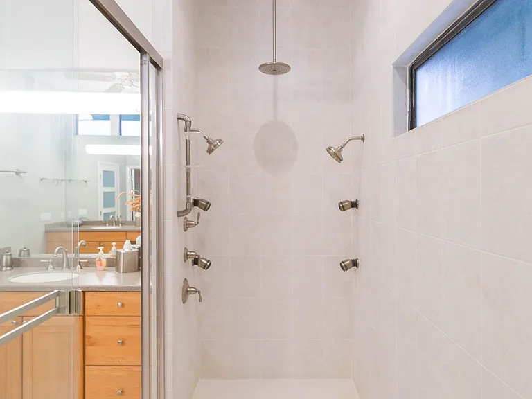 2020 W Dekle Ave #C — Photo 43