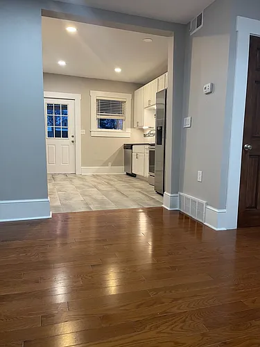 31-33 E Blake Ave Photo 1