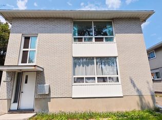 1023 Meadowlands Dr, Ottawa, ON K2C0K5