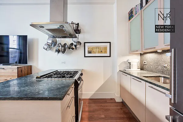 Rented by New York Residence | media 13