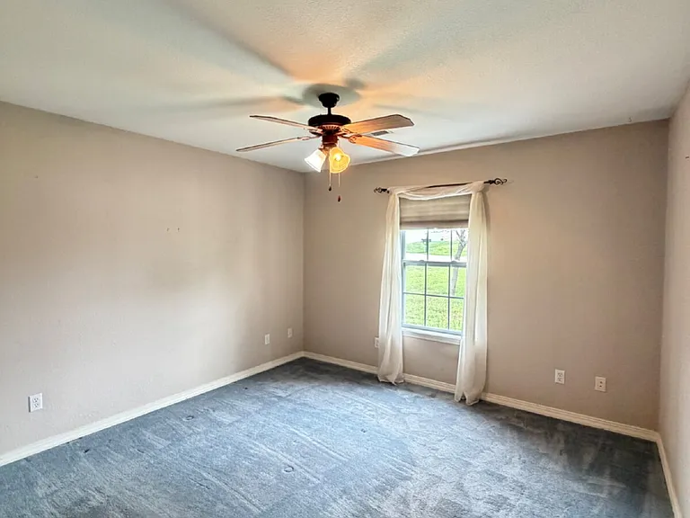 285 Willowbrooke — Photo 13
