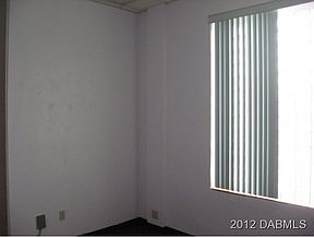 3rd image of 105 N Bay St