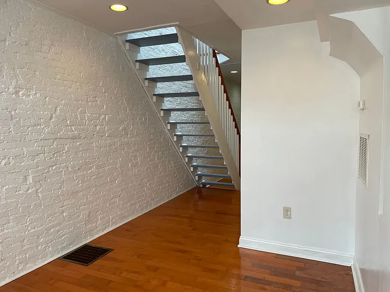864 Carroll St — Photo 3