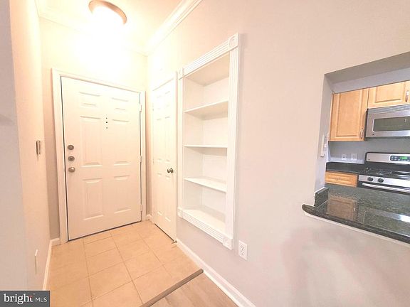 5th image of 12112 Garden Grove Cir Unit 202